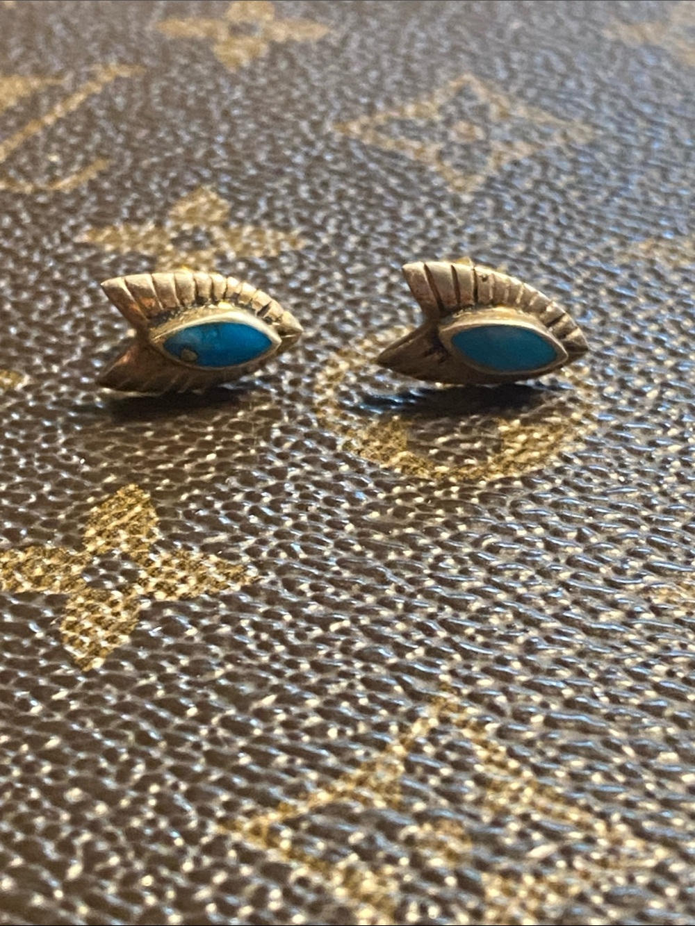 Vintage marked 925 Sterling Silver Turquoise Arrowhead Sunburst Stud Earring